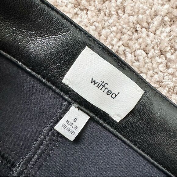 NWT Aritzia The Melina™ Flare High-waisted Vegan Leather Flare Pants Black Sz 0 - Picture 9 of 11